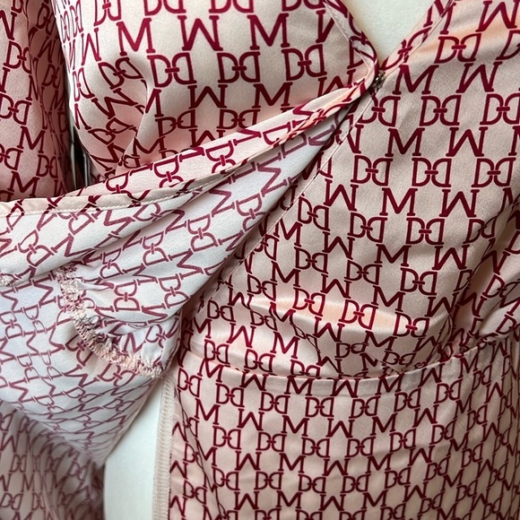 NWT Marciano by Guess Betty Blue Silky Wrap Dress Monogram Blush Red Size 4 - Picture 10 of 14